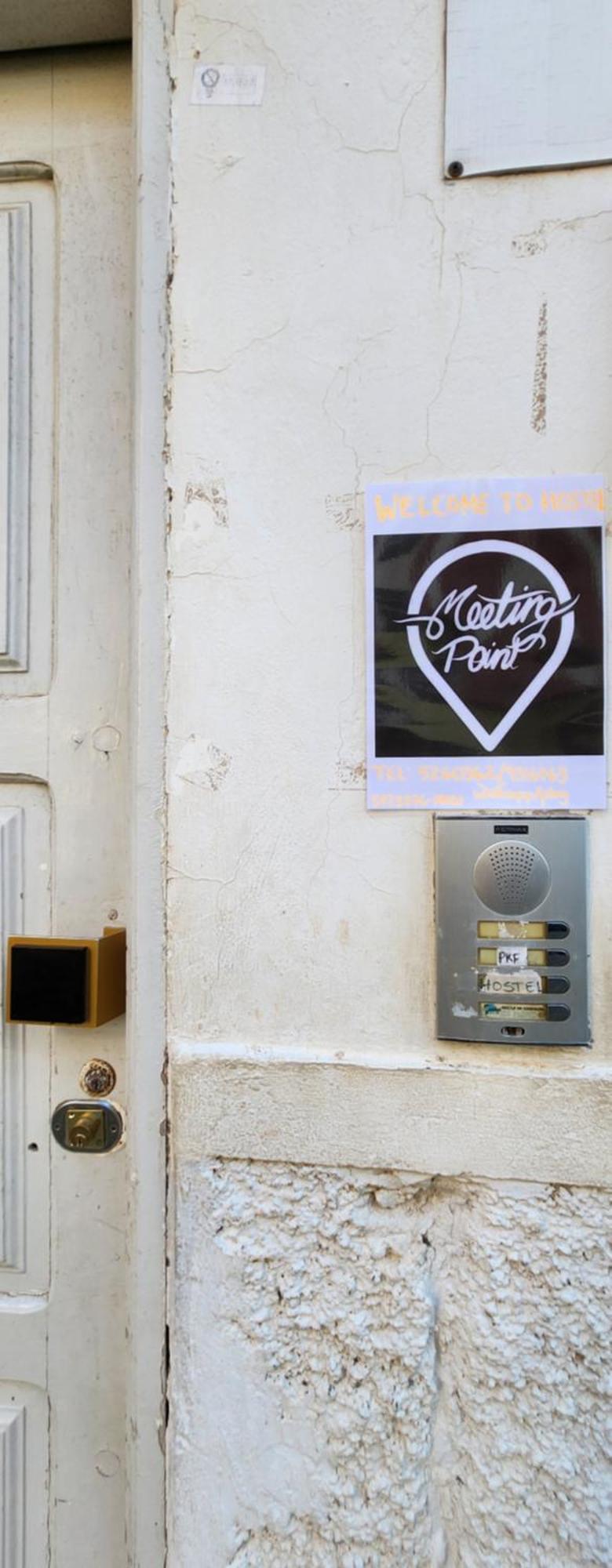 No Cash Accepted-Meeting Point Hostel- Praia, Also In Tarrafal & Fogo Экстерьер фото